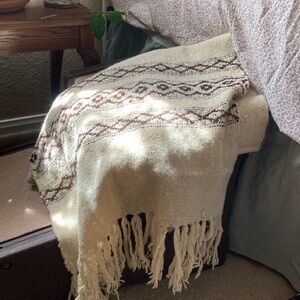 🤎Vintage Heavy Woven Cream and Brown Tasseled Scarf Geometric